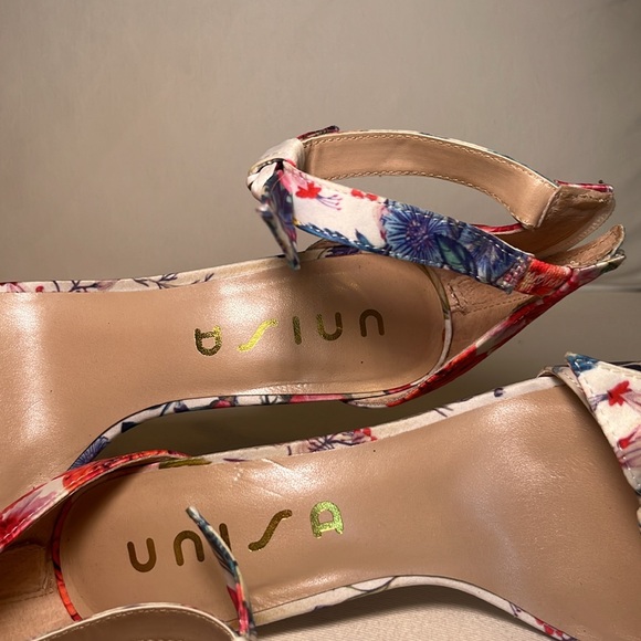 Floral Heels - Picture 4 of 5